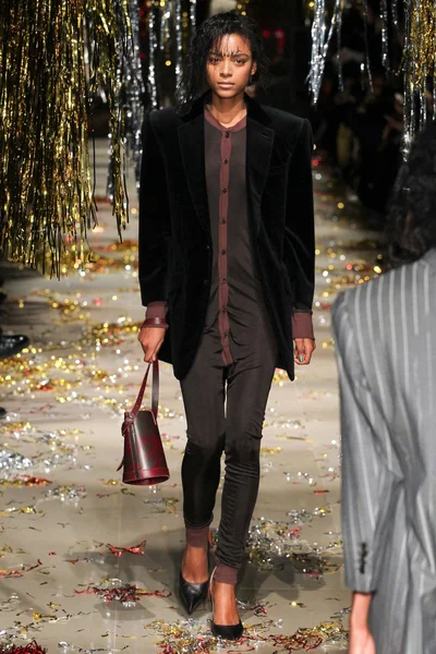 Look 11
